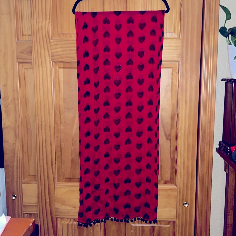 Torrid Heart Black & Red Viscose Scarf